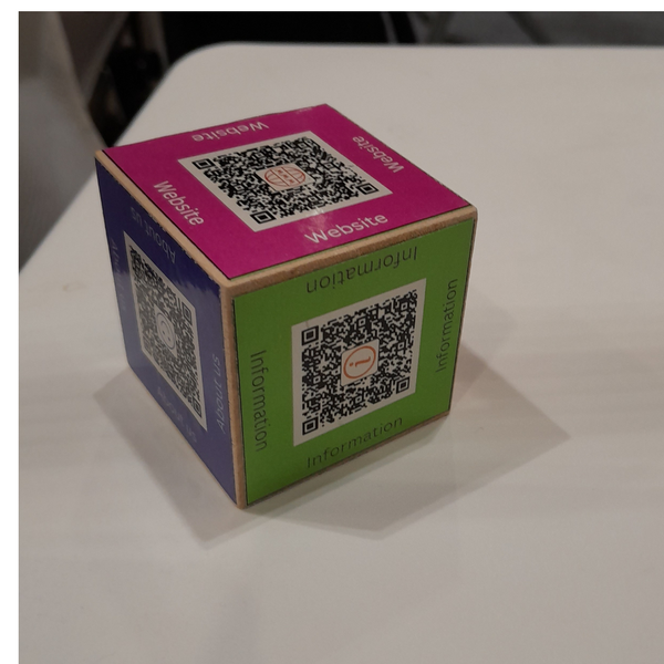 DoWell QR cube (Wood)